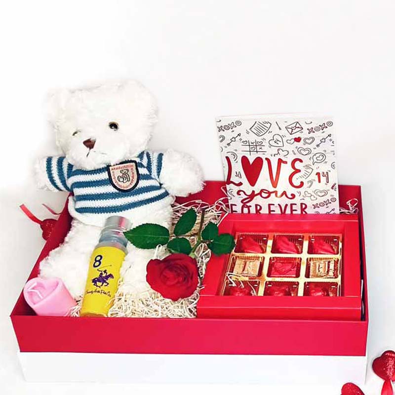 Shop for Best Valentine Gifts Hamper Online and Send it to India only from  Giftacrossindia.com – Gifts Across India Blog