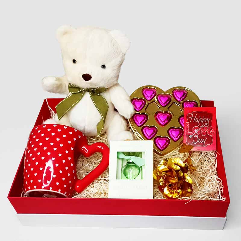 HyperFoods Valentine Gift for Husband Special Combo Valentine Gift for –  RawFruit®